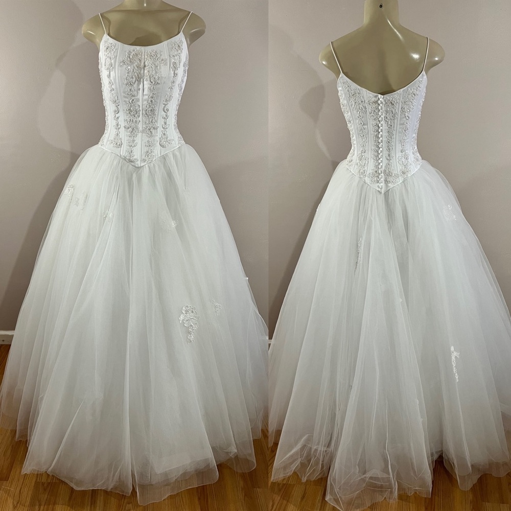 Oleg Cassini Spaghetti Strap Tulle Ball Gown Wedding Dress with Corset Size 4 - Picture 12 of 13